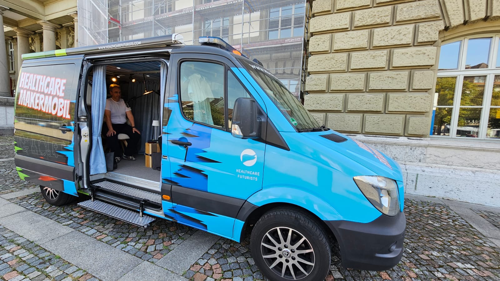 Healthcare Maker Mobil van with sliding door open